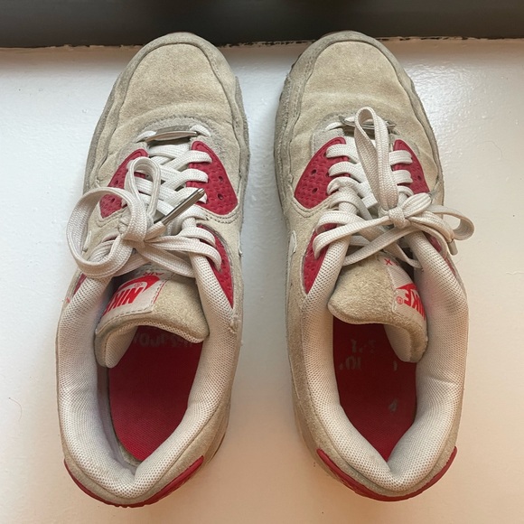 Nike Women’s 2015 Air Max 90 'Strawberry Cheesecake' - Picture 6 of 11